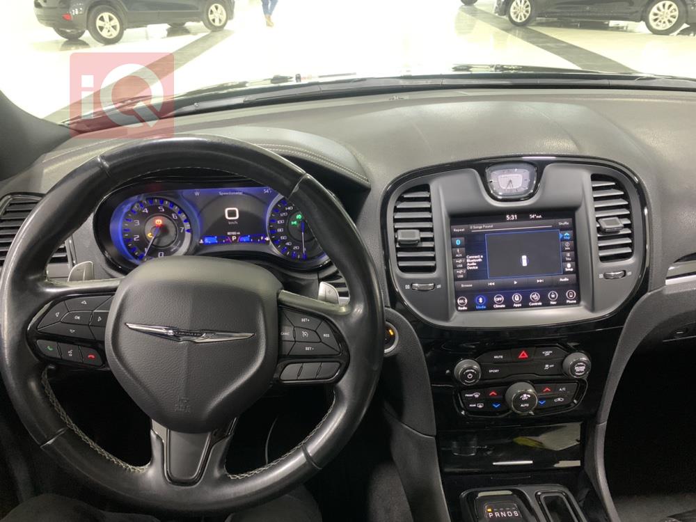 کرایسلەر 300